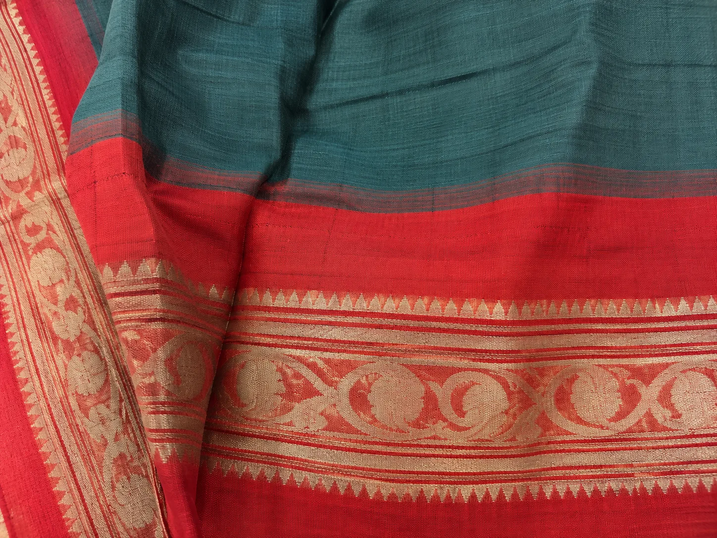 Dhakai Jamdani Green Saree