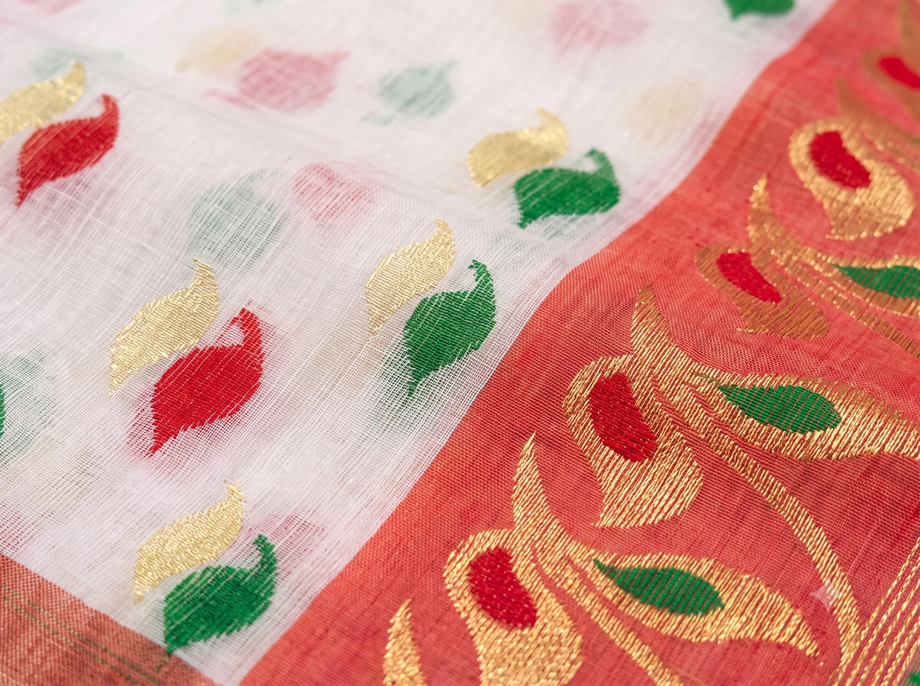 Handloom Mouchak White Saree